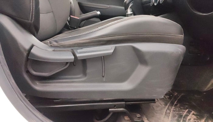 2019 Hyundai VENUE SX 1.0 (O) TURBO, Petrol, Manual, 43,077 km, Driver Side Adjustment Panel