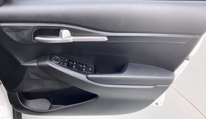 2020 KIA SELTOS HTK PLUS 1.5 DIESEL, Diesel, Manual, 30,595 km, Driver Side Door Panels Control