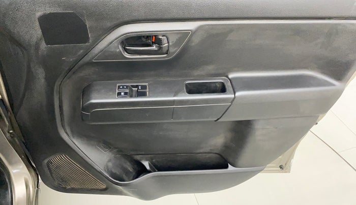2020 Maruti New Wagon-R LXI CNG 1.0 L, CNG, Manual, 12,850 km, Driver Side Door Panels Control