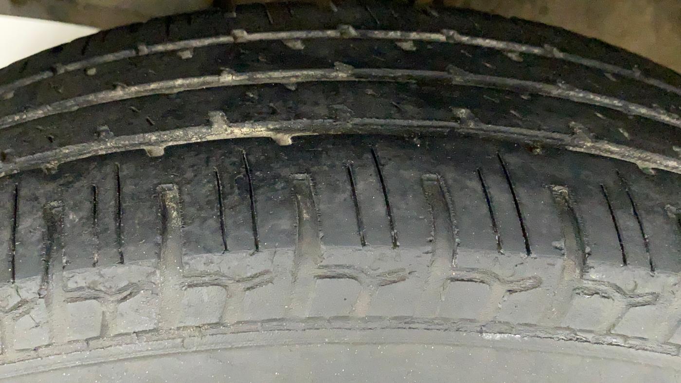2020 Maruti New Wagon-R LXI CNG 1.0 L, CNG, Manual, 12,850 km, Left Front Tyre Tread