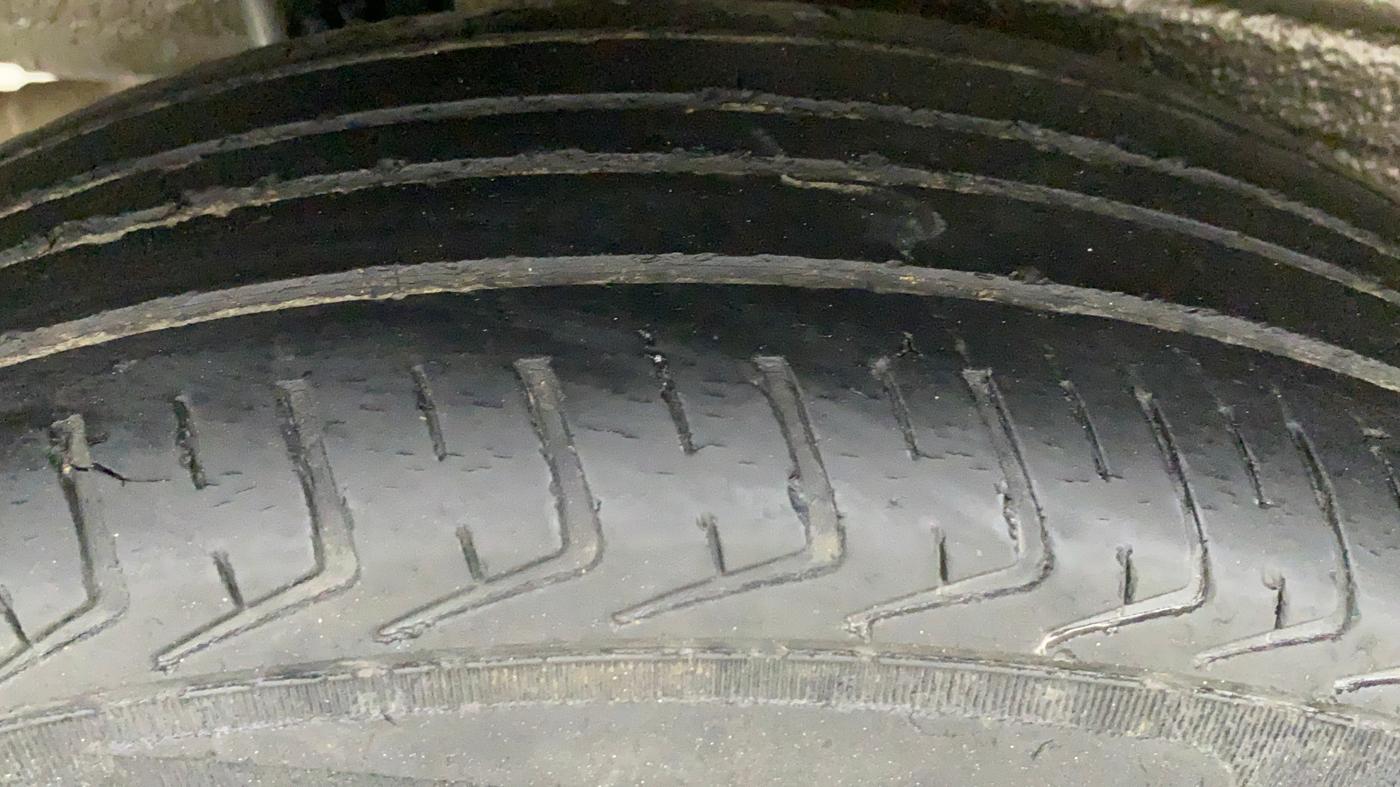 2020 Maruti New Wagon-R LXI CNG 1.0 L, CNG, Manual, 12,850 km, Right Rear Tyre Tread