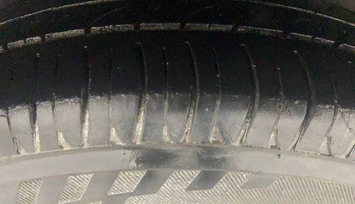 2015 Hyundai i10 MAGNA 1.1, Petrol, Manual, 82,345 km, Left Rear Tyre Tread