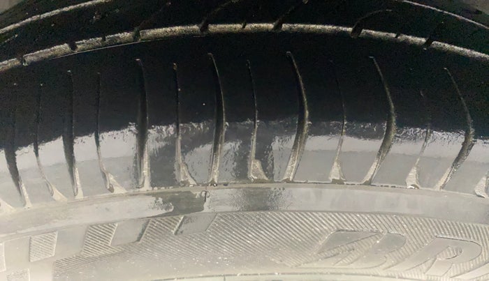 2015 Hyundai i10 MAGNA 1.1, Petrol, Manual, 82,345 km, Right Rear Tyre Tread