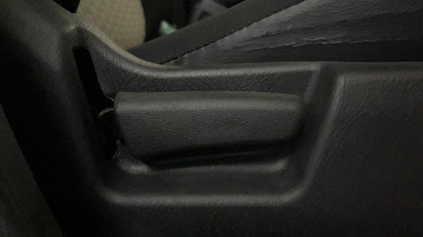 2021 Maruti Alto LXI CNG, CNG, Manual, 61,105 km, Driver Side Adjustment Panel