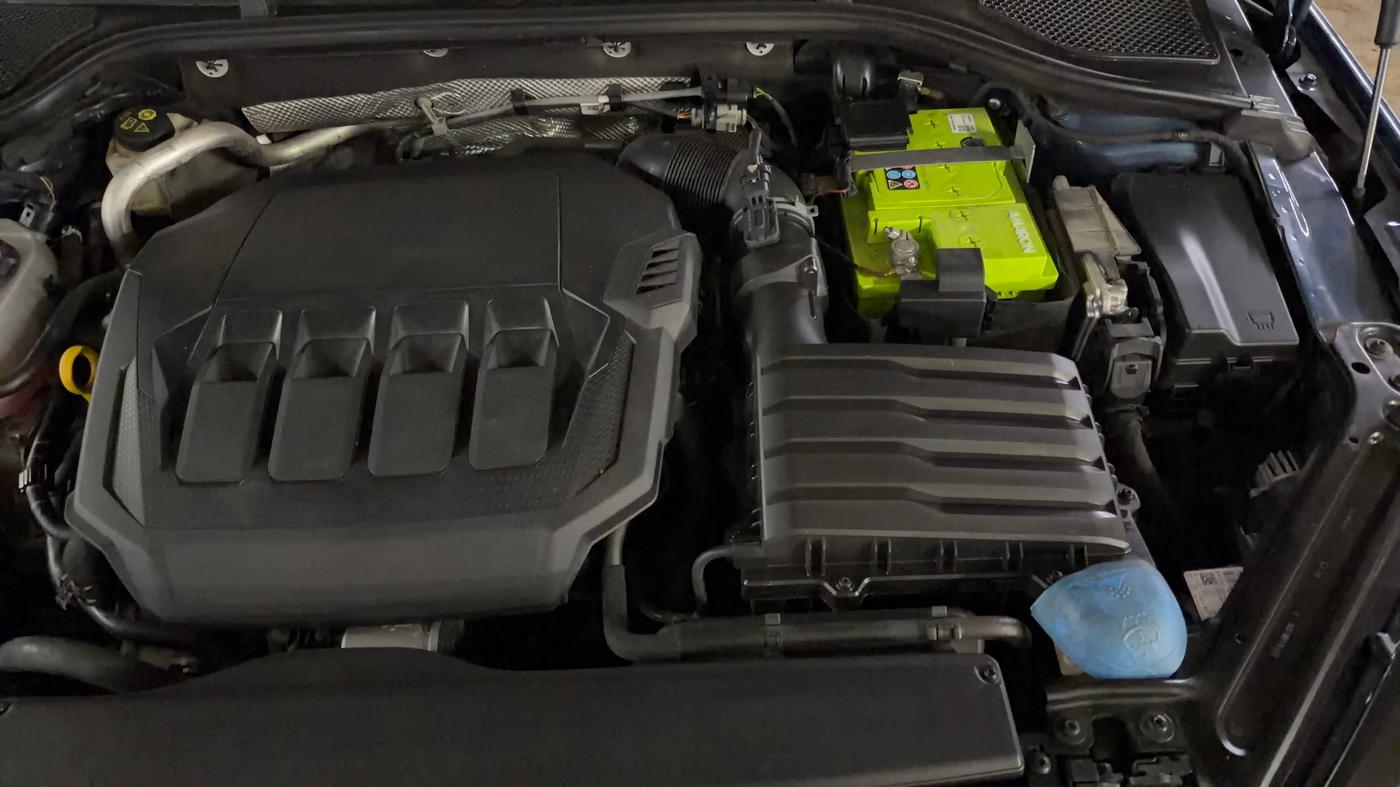 2022 Skoda Octavia L&K 2.0 AT, Petrol, Automatic, 30,297 km, Engine View - Left
