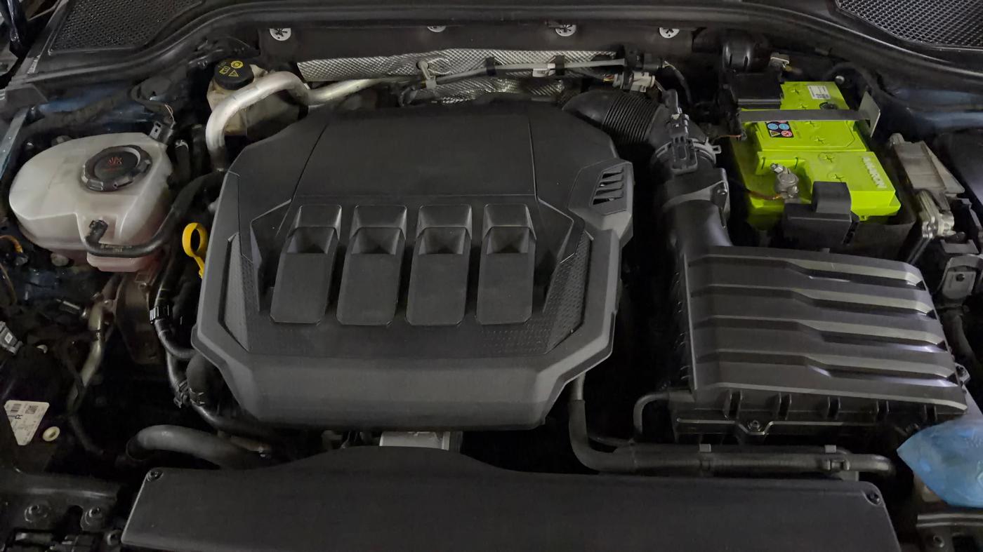 2022 Skoda Octavia L&K 2.0 AT, Petrol, Automatic, 30,297 km, Engine View
