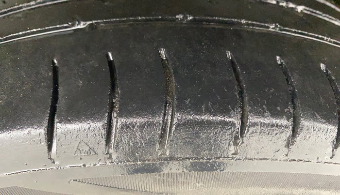 2013 Maruti Wagon R 1.0 VXI, Petrol, Manual, 86,298 km, Left Rear Tyre Tread