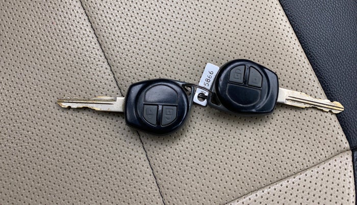 2013 Maruti Wagon R 1.0 VXI, Petrol, Manual, 86,298 km, Key Close Up