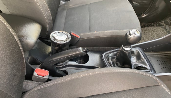 2020 Hyundai NEW I20 ASTA (O) 1.2 MT, Petrol, Manual, 29,091 km, Gear Lever