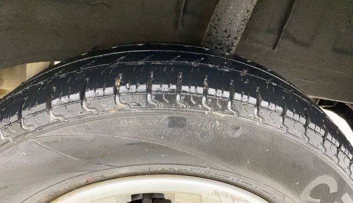 2017 Renault Kwid RXL, Petrol, Manual, 49,300 km, Left Rear Tyre Tread