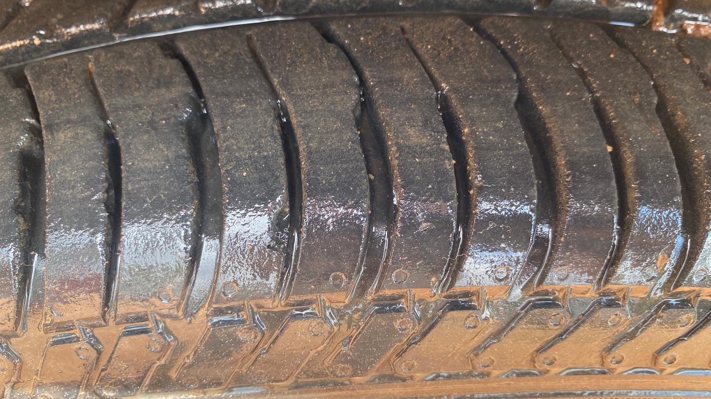 2015 Ford Ecosport TITANIUM 1.5L DIESEL, Diesel, Manual, 1,49,556 km, Left Front Tyre Tread