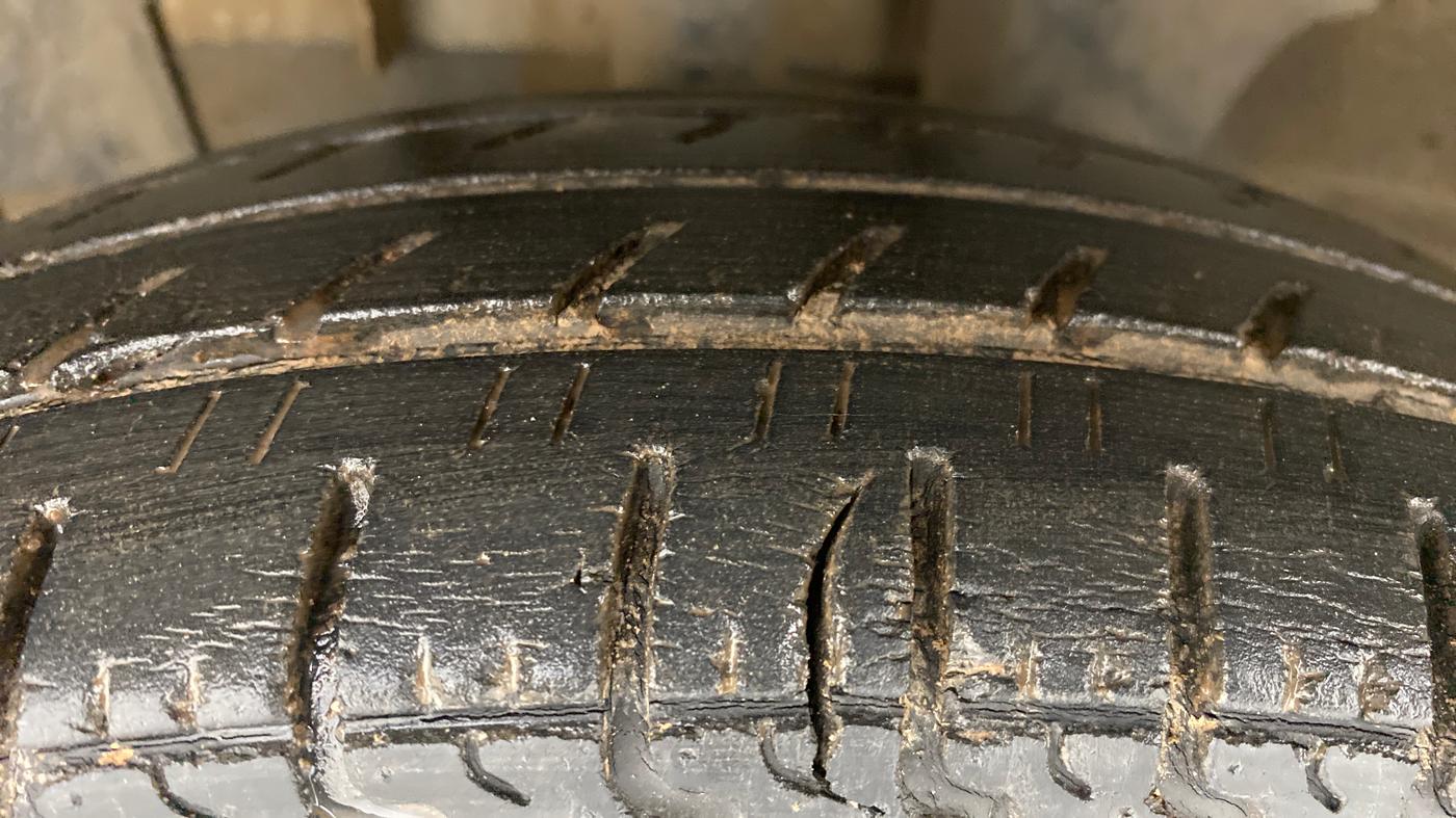 2017 Renault Kwid 1.0 RXT, Petrol, Manual, 42,516 km, Left Front Tyre Tread