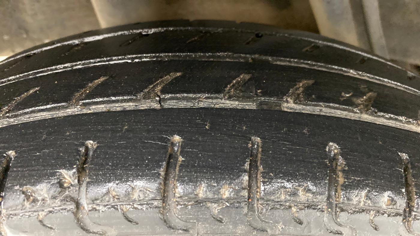 2017 Renault Kwid 1.0 RXT, Petrol, Manual, 42,516 km, Right Rear Tyre Tread
