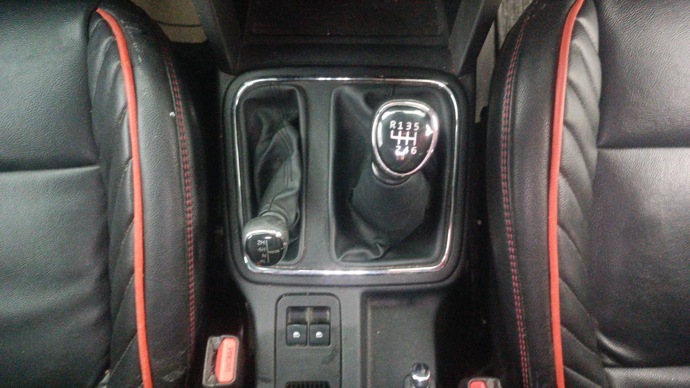 2021 Mahindra Thar LX HARD TOP 4WD MT, Diesel, Manual, 75,743 km, Gear Lever