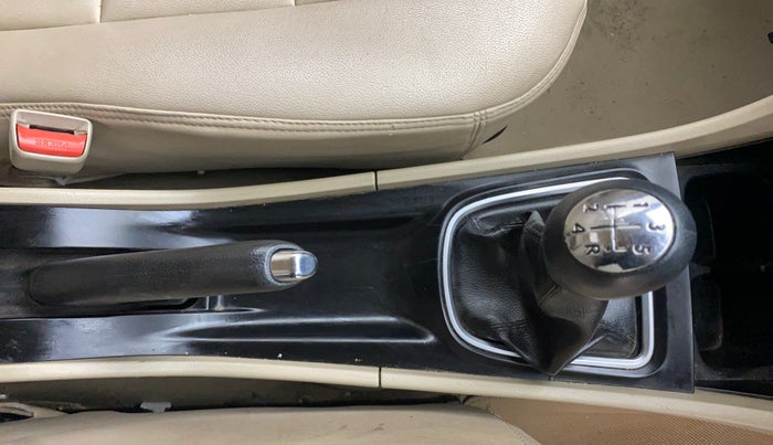 2016 Maruti Ciaz VDI+ SHVS, Diesel, Manual, 1,18,363 km, Gear Lever