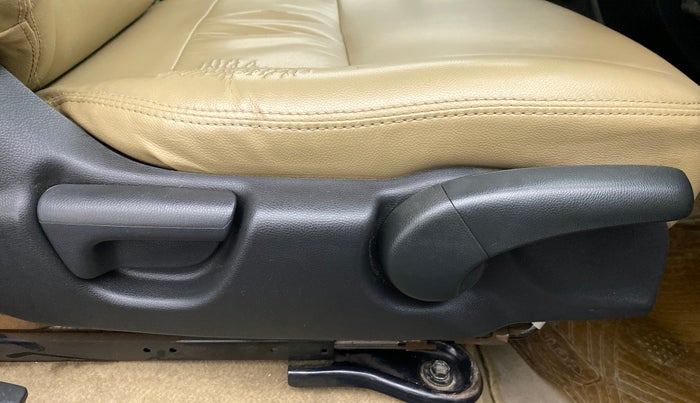 2016 Honda City V MT PETROL, Petrol, Manual, 72,669 km, Driver Side Adjustment Panel
