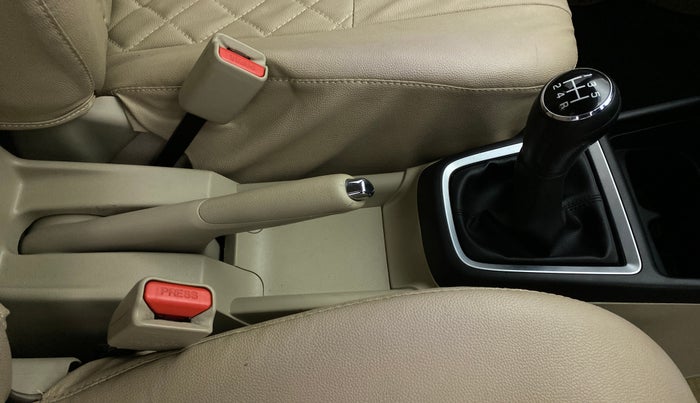 2018 Maruti Dzire ZXI, Petrol, Manual, 33,047 km, Gear Lever