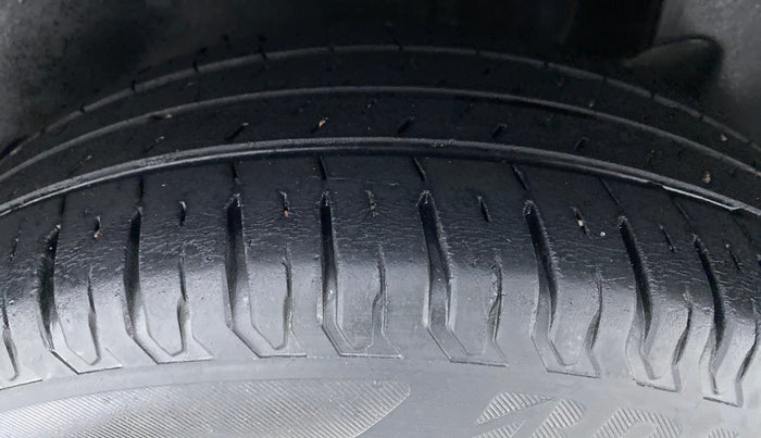 2018 Maruti Dzire ZXI, Petrol, Manual, 33,047 km, Left Rear Tyre Tread