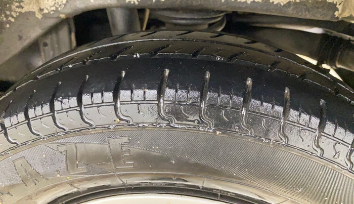 2017 Maruti Alto 800 LXI, CNG, Manual, 57,139 km, Left Rear Tyre Tread