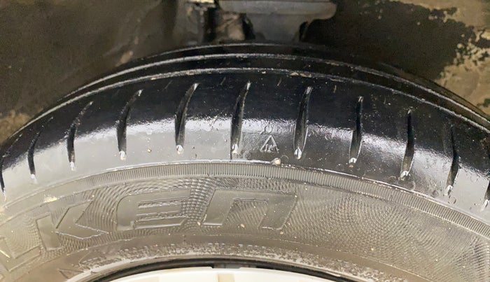 2017 Maruti Alto 800 LXI, CNG, Manual, 57,139 km, Right Front Tyre Tread