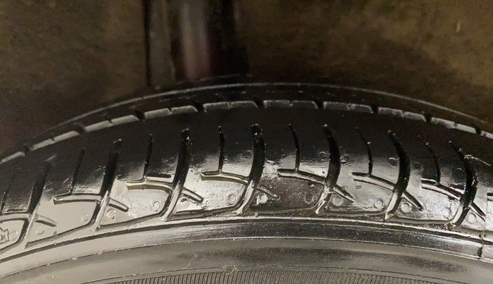 2017 Maruti Baleno SIGMA PETROL 1.2, Petrol, Manual, 66,562 km, Right Rear Tyre Tread