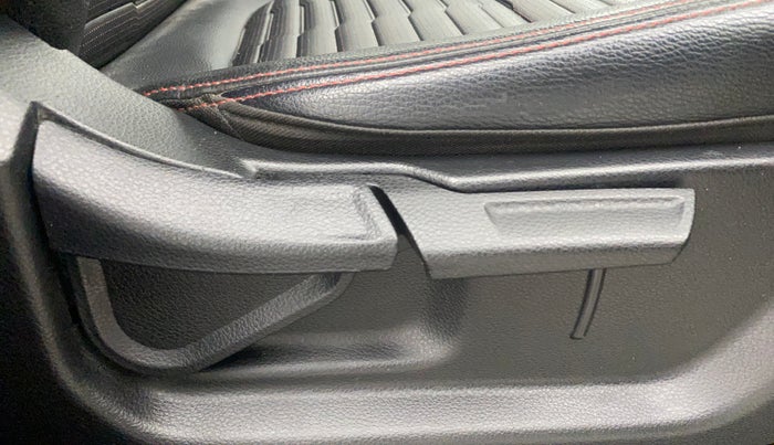 2022 KIA SONET GTX PLUS 1.5 AT, Diesel, Automatic, 40,605 km, Driver Side Adjustment Panel