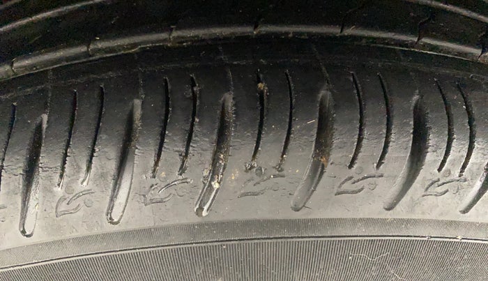 2022 KIA SONET GTX PLUS 1.5 AT, Diesel, Automatic, 40,605 km, Left Front Tyre Tread