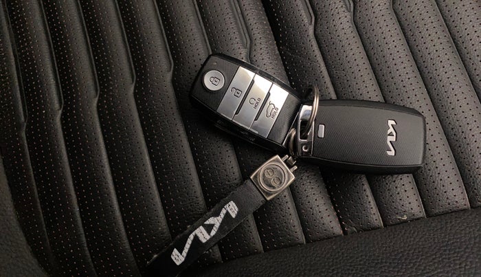 2022 KIA SONET GTX PLUS 1.5 AT, Diesel, Automatic, 40,605 km, Key Close Up