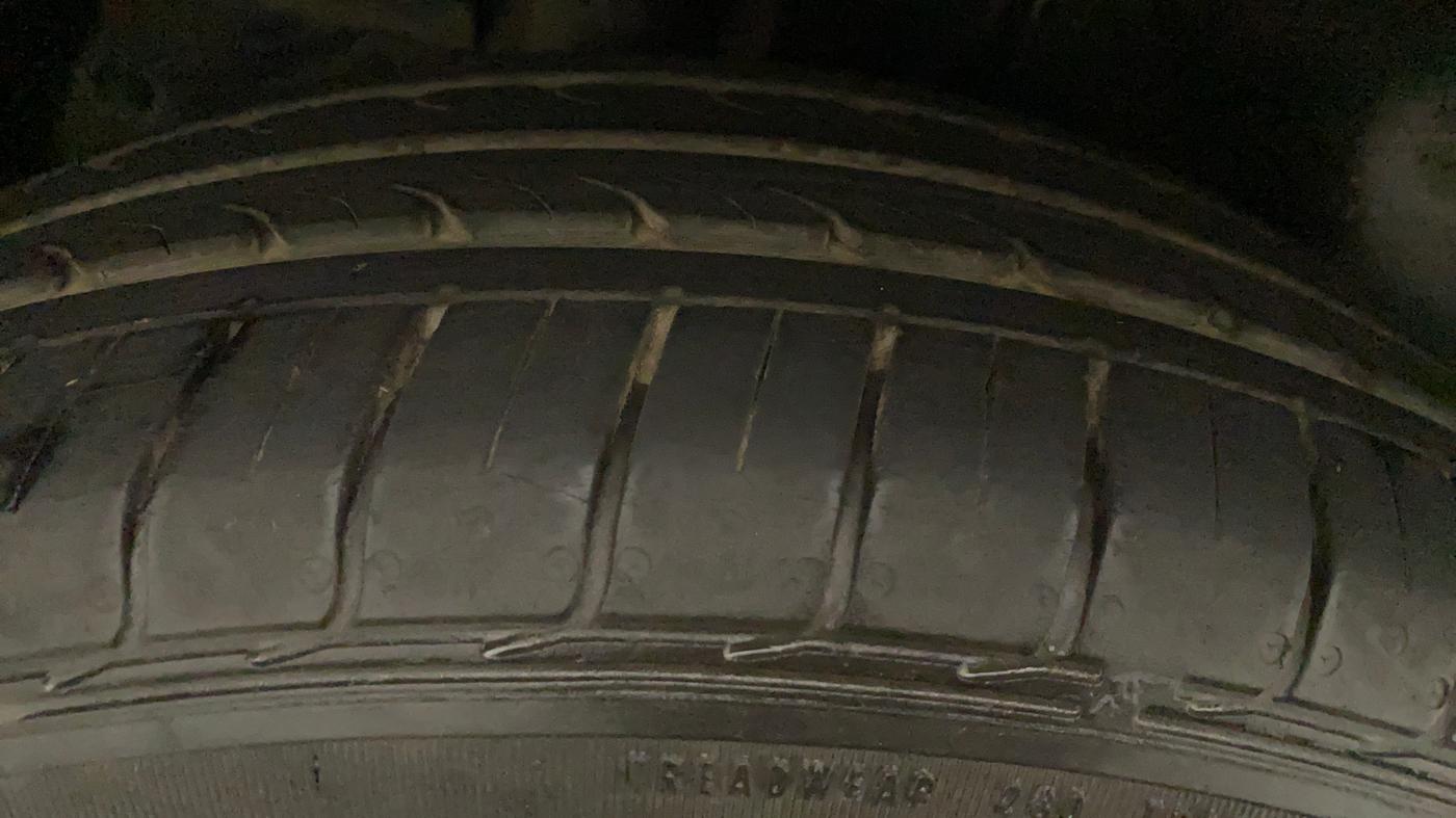 2016 Maruti Ertiga VXI CNG, CNG, Manual, 95,911 km, Right Rear Tyre Tread