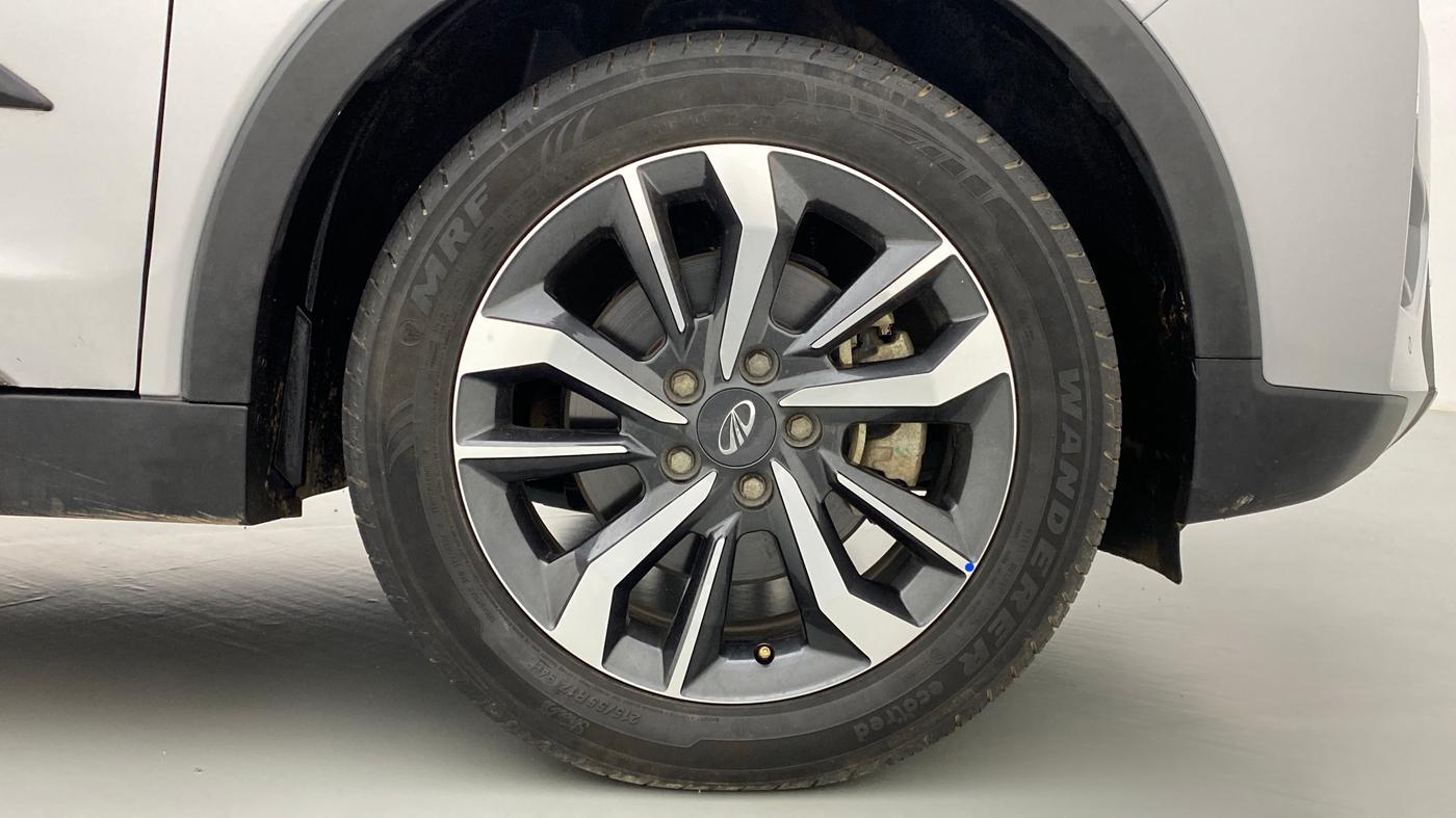 2020 Mahindra XUV300 1.2 W8 OPT, Petrol, Manual, 26,776 km, Right Front Wheel