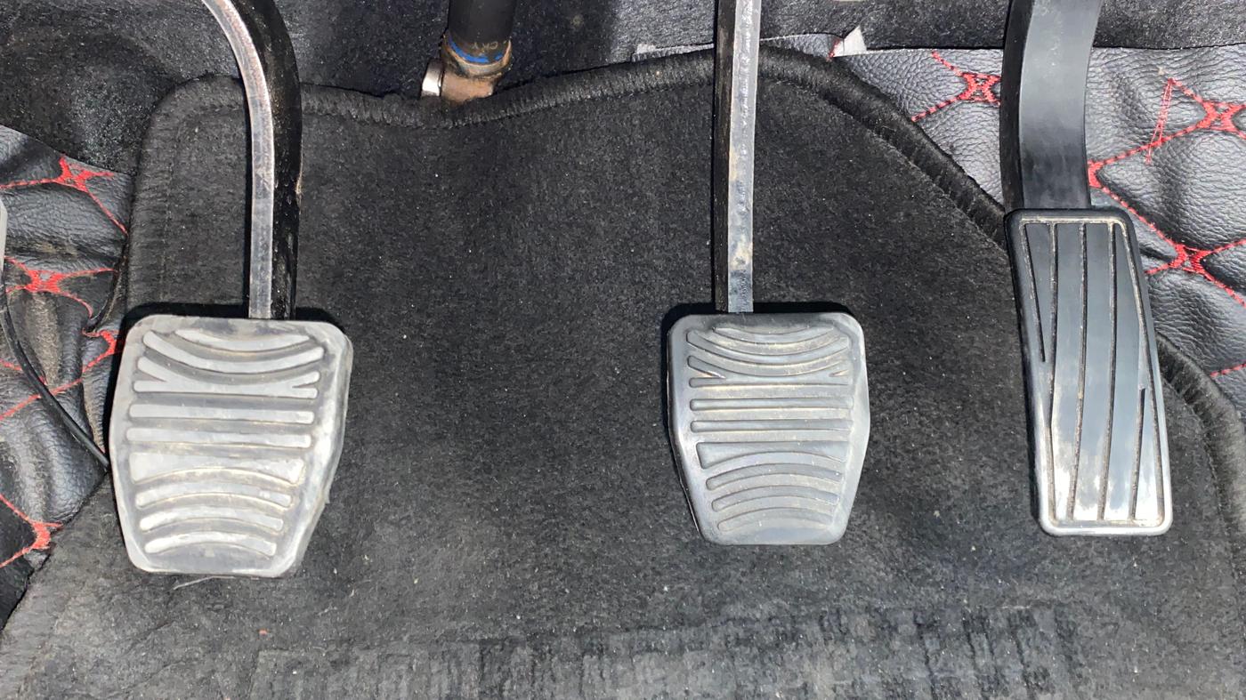2020 Mahindra XUV300 1.2 W8 OPT, Petrol, Manual, 26,776 km, Pedals