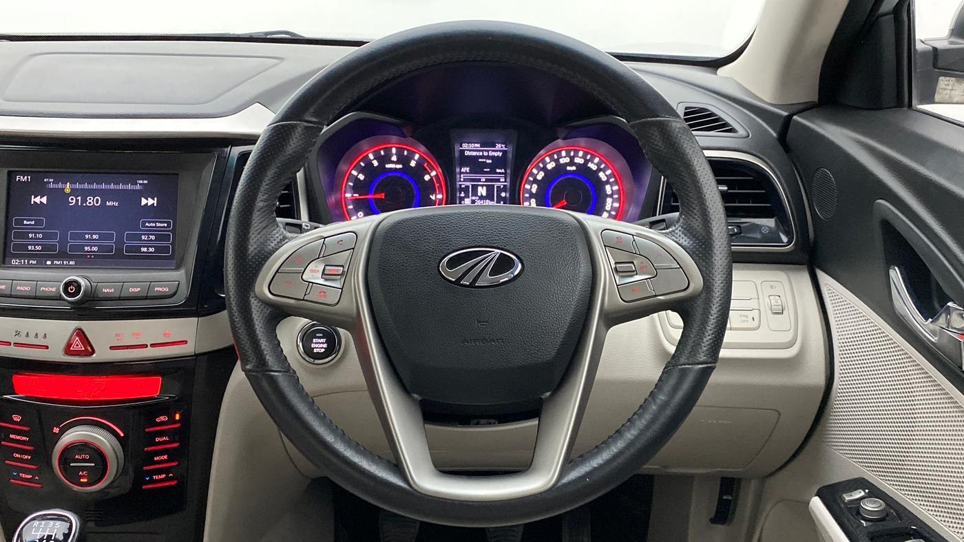 2020 Mahindra XUV300 1.2 W8 OPT, Petrol, Manual, 26,776 km, Steering Wheel Close Up