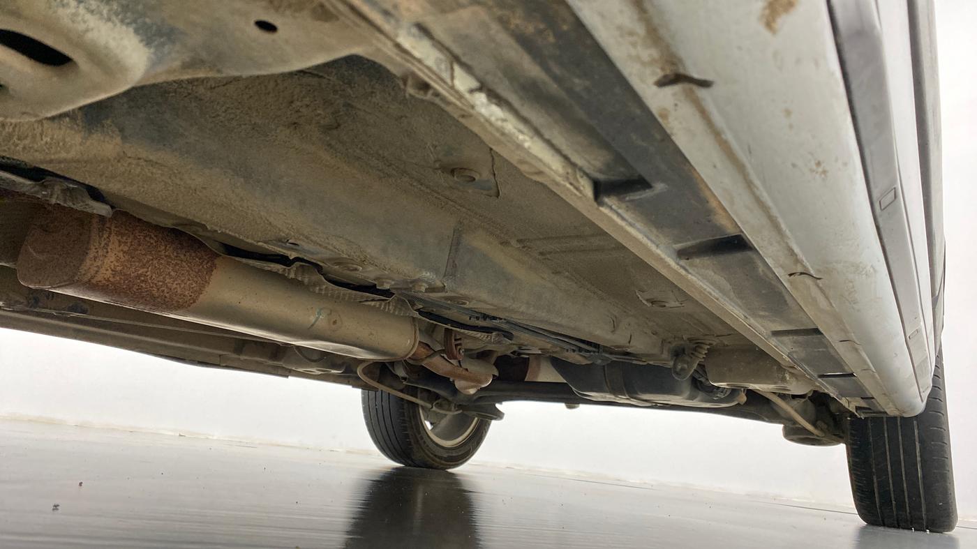 2020 Mahindra XUV300 1.2 W8 OPT, Petrol, Manual, 26,776 km, Right Side Underbody