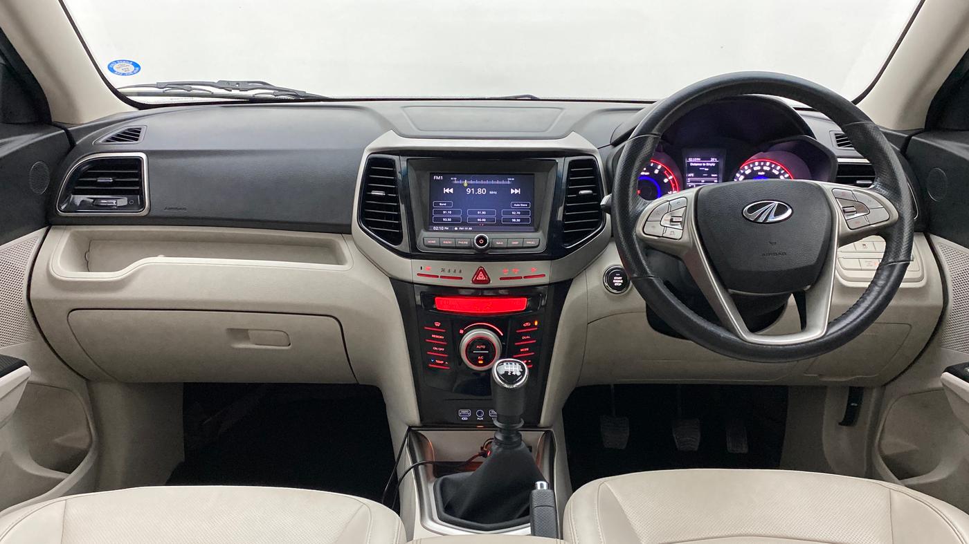 2020 Mahindra XUV300 1.2 W8 OPT, Petrol, Manual, 26,776 km, Dashboard