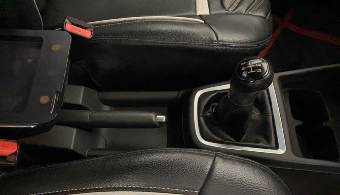 2020 Maruti Swift VXI, Petrol, Manual, 67,443 km, Gear Lever