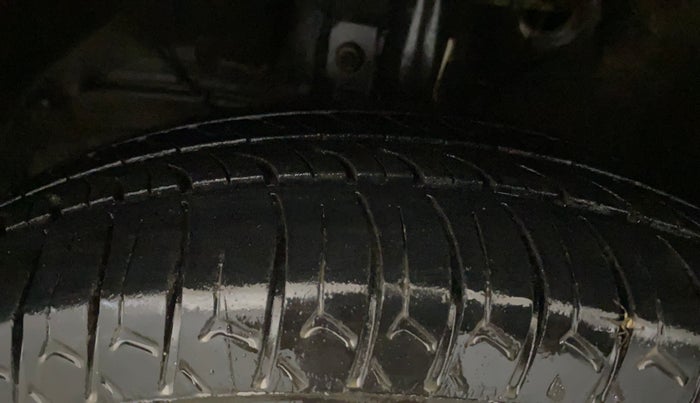 2020 Maruti Swift VXI, Petrol, Manual, 67,443 km, Left Front Tyre Tread