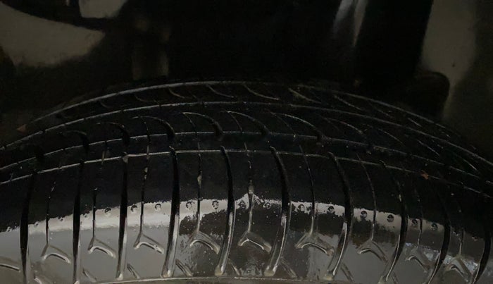 2020 Maruti Swift VXI, Petrol, Manual, 67,443 km, Left Rear Tyre Tread