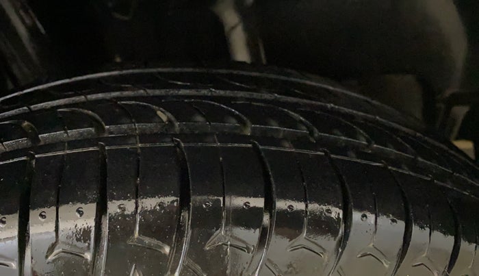 2020 Maruti Swift VXI, Petrol, Manual, 67,443 km, Right Rear Tyre Tread