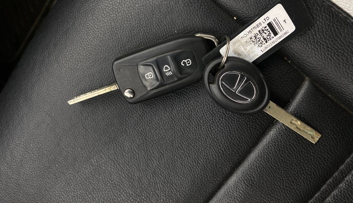 2020 Tata Tiago XZ PLUS PETROL, Petrol, Manual, 50,102 km, Key Close Up