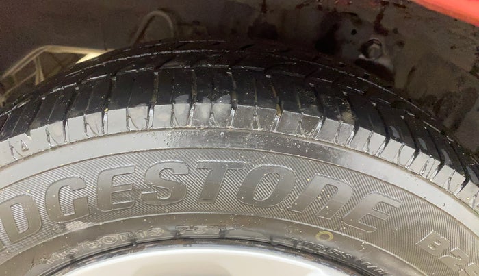 2017 Hyundai Eon MAGNA +, Petrol, Manual, 1,07,046 km, Right Rear Tyre Tread