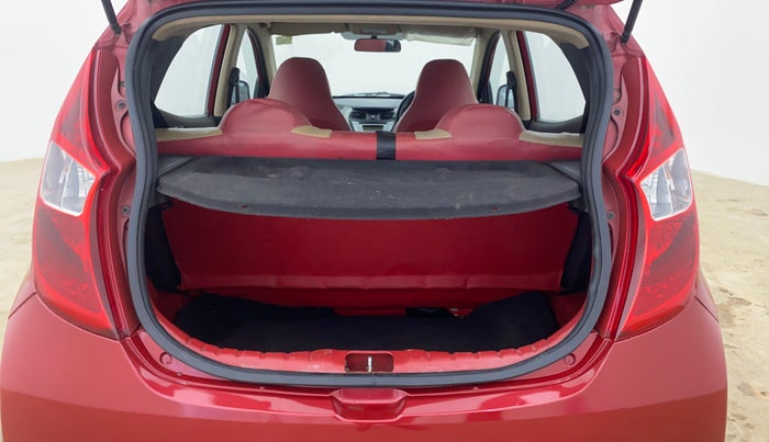 2017 Hyundai Eon MAGNA +, Petrol, Manual, 1,07,046 km, Boot Inside