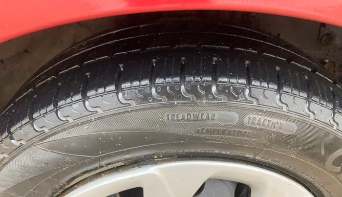 2017 Hyundai Eon MAGNA +, Petrol, Manual, 1,07,046 km, Right Front Tyre Tread