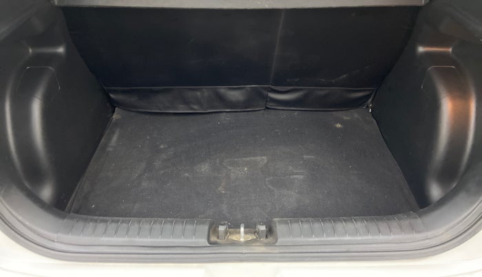 2021 Hyundai VENUE S 1.0 TURBO IMT, Petrol, Manual, 23,036 km, Boot Inside