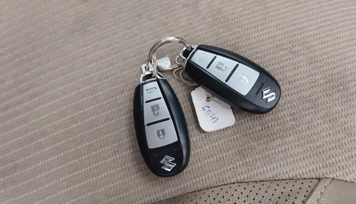 2015 Maruti Ciaz ZXI, Petrol, Manual, 87,264 km, Key Close Up