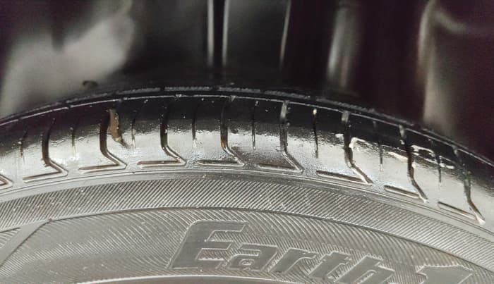 2015 Maruti Ciaz ZXI, Petrol, Manual, 87,264 km, Left Rear Tyre Tread