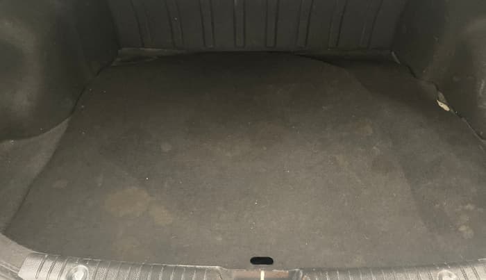 2016 Hyundai Verna 1.6 VTVT SX, Petrol, Manual, 1,06,282 km, Boot Inside