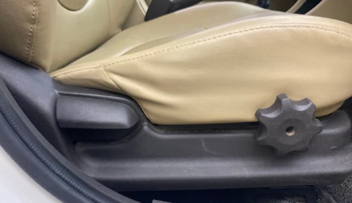 2016 Hyundai Verna 1.6 VTVT SX, Petrol, Manual, 1,06,282 km, Driver Side Adjustment Panel