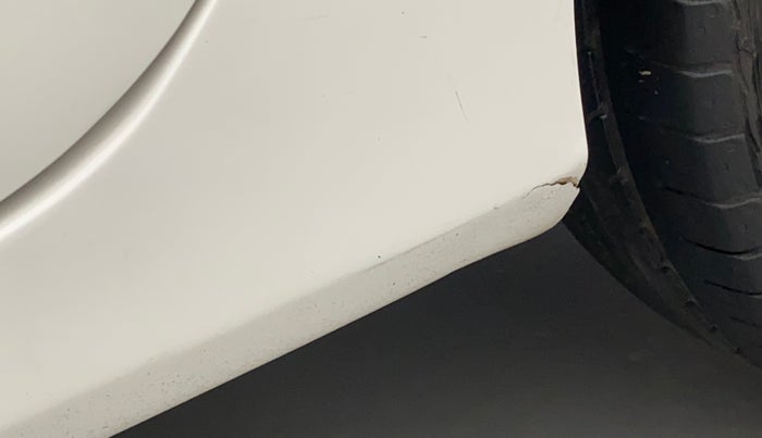 2014 Honda City 1.5L I-VTEC V MT, Petrol, Manual, 82,871 km, Left running board - Paint has minor damage
