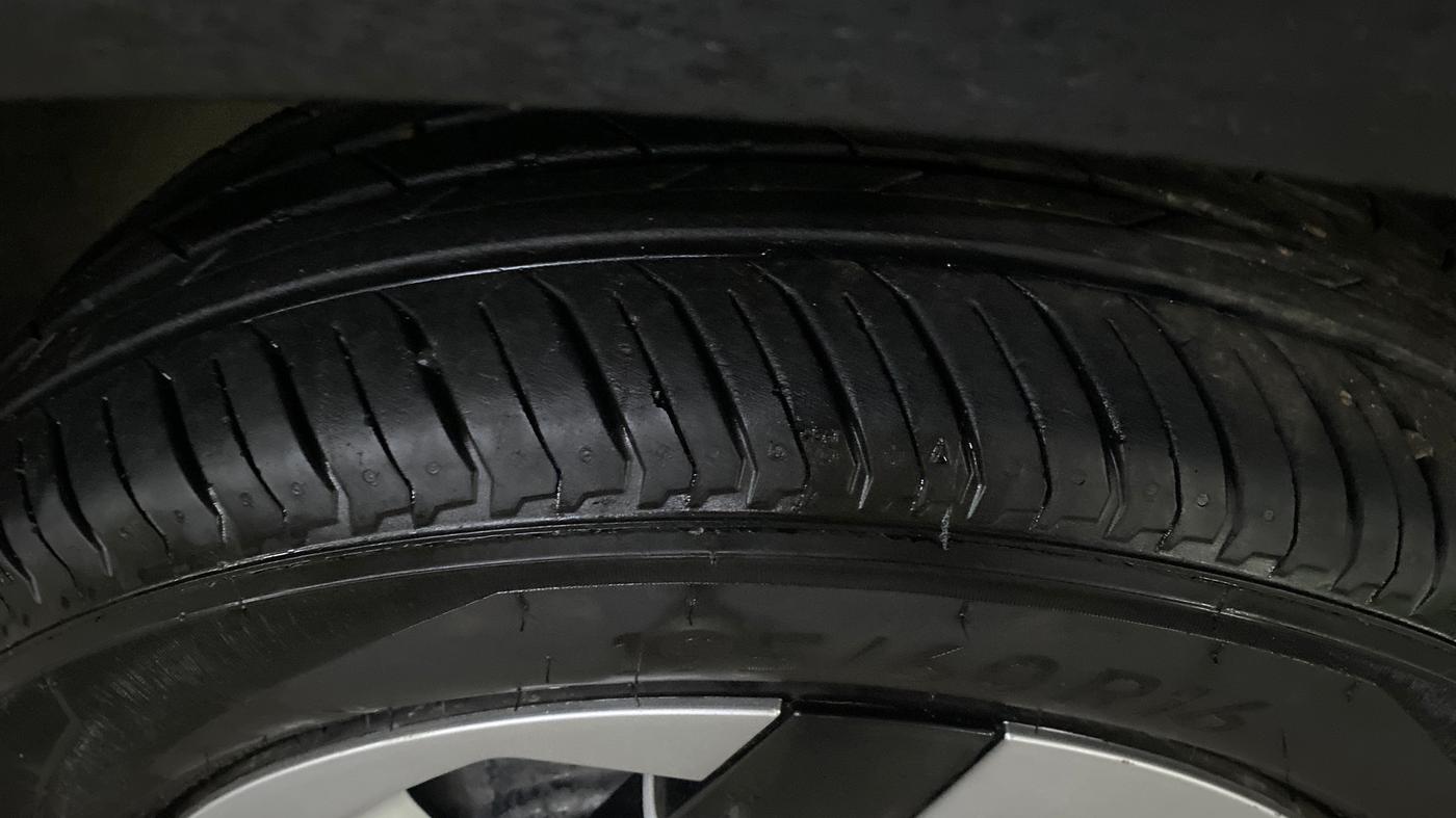2021 Nissan MAGNITE XL, Petrol, Manual, 59,021 km, Right Front Tyre Tread