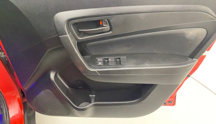 2021 Maruti Vitara Brezza VXI AT SHVS, Petrol, Automatic, 74,106 km, Driver Side Door Panels Control